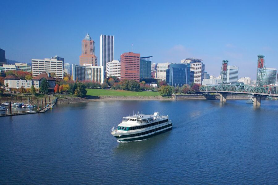 Portland: 2-Hour Lunch Cruise Through Downtown - Live Piano and the Rhythm of the Afternoon