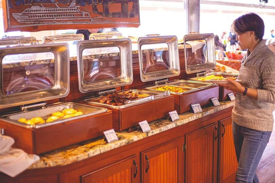 Portland: Brunch Cruise on Willamette River - A brunch that leaves the restaurant behind