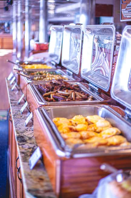 Portland: Brunch Cruise on Willamette River - Brunch buffet, drinks, and dessert