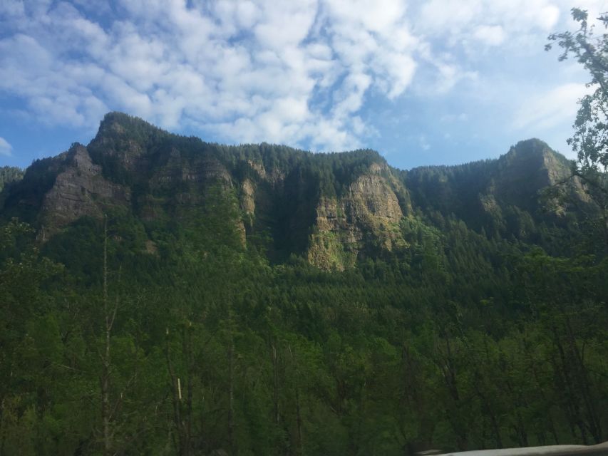 Portland: Columbia River Gorge 3-Hour Small Group Tour - Waterfall Alley and the western Gorge view