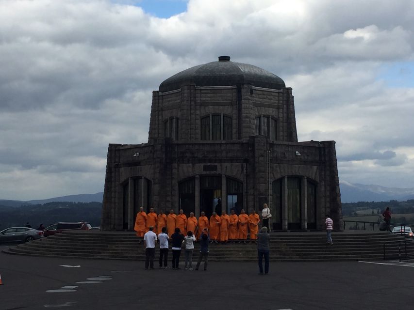 Portland: Columbia River Gorge 3-Hour Small Group Tour - The easy rainforest walk to a cathedral waterfall