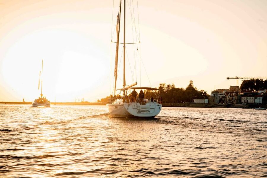 Porto: Daytime or Sunset Douro River Cruise With Port Wine - Alfândega, Miragaia, and Porto’s Old Riverfront