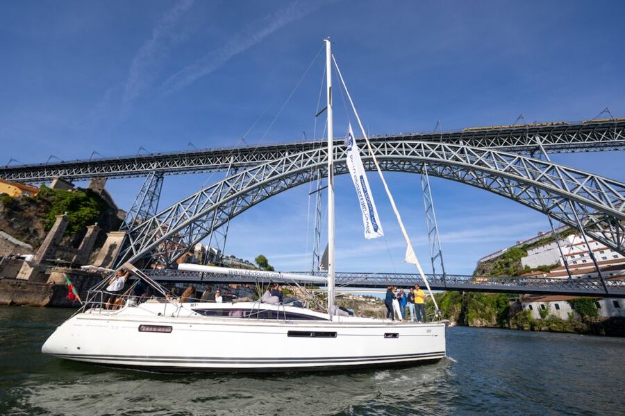 Porto: Daytime or Sunset Douro River Cruise With Port Wine - Port Wine, Blankets, and the Onboard Atmosphere