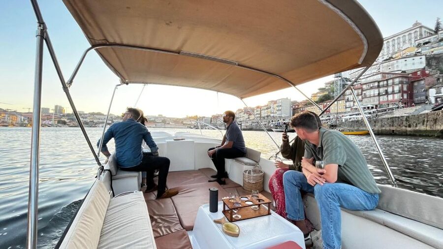Porto: Douro River Boat Cruise with Port Wine Tasting - Arrábida Bridge, Foz do Douro, and the open river
