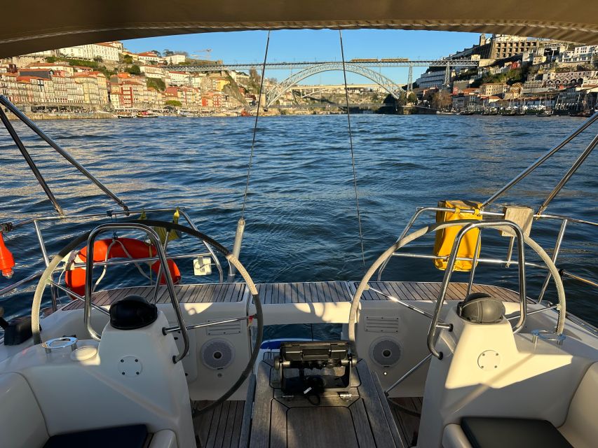 Porto: Douro river Boat tour with wine tasting (small group) - Returning through the Douro estuary