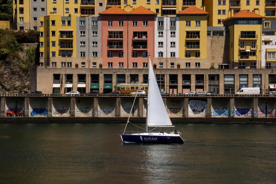 Porto: Douro River Cruise (2 h) – Wine & Scenic Views - Palácio de Cristal and the old Porto waterfront