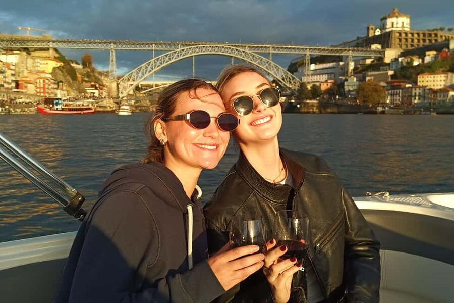 Porto: Douro River Cruise & Boat Tour with Port Wine Tasting - A gentle cruise with occasional extra energy