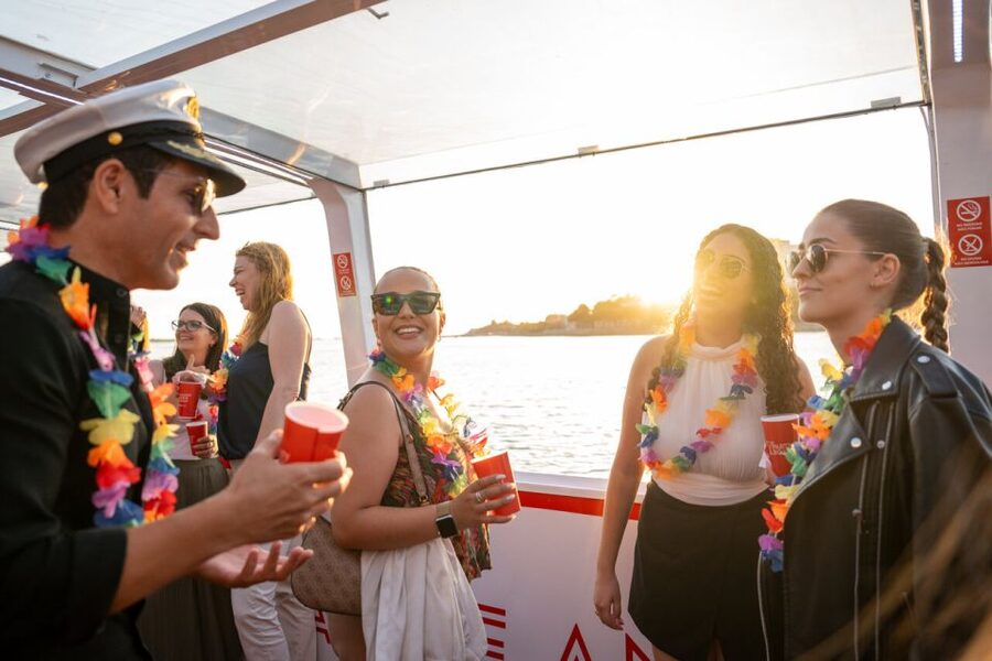 Porto: Douro River Party Boat with Sunset Option & 6 Bridges - The DJ makes this a party, not a sightseeing ferry
