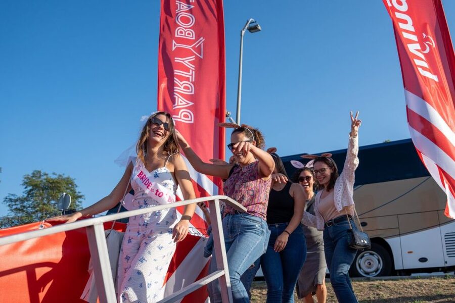 Porto: Douro River Party Boat with Sunset Option & 6 Bridges - A two-hour ride with Porto as the backdrop