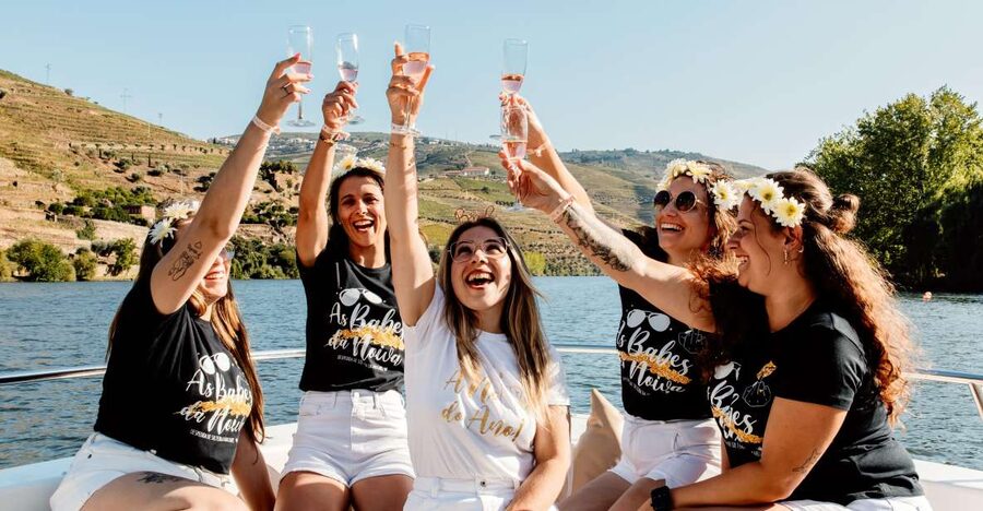 Porto: Douro Valley Full-Day Boat, Train, and Lunch Tour - The road from Porto to the first viewpoint