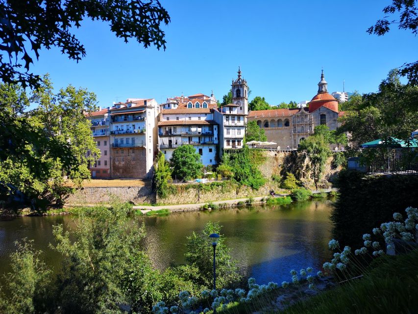 Porto: Douro Valley History & Wine Tour with Cruise & Lunch - What the $104 price really buys you