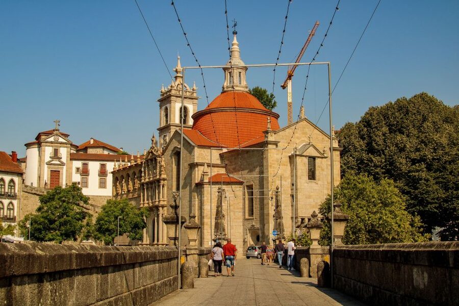 Porto: Douro Valley History & Wine Tour with Cruise & Lunch - A three-course Douro lunch with local wine