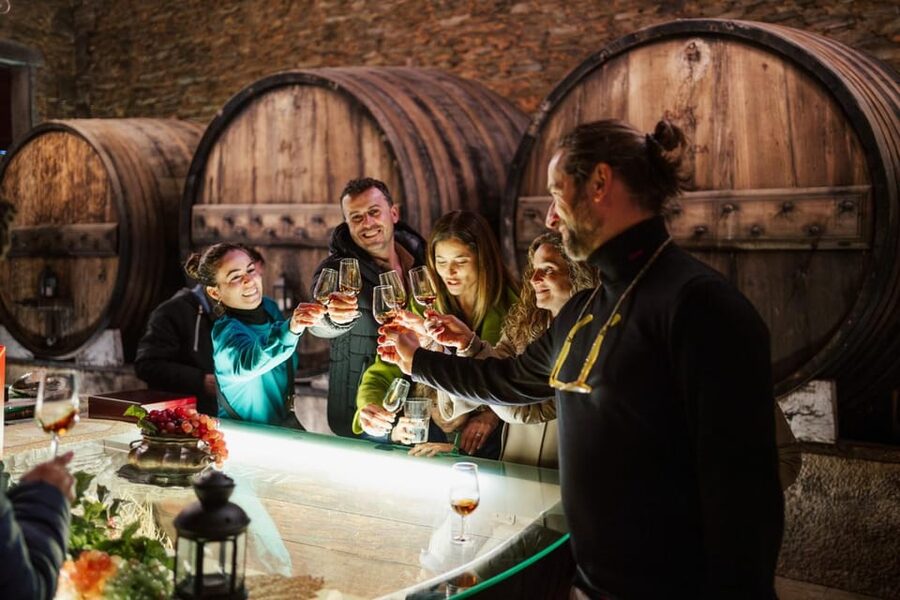 Porto: Douro Valley Tour with 2 Wineries, Lunch and Cruise - Why this Porto day trip works so well