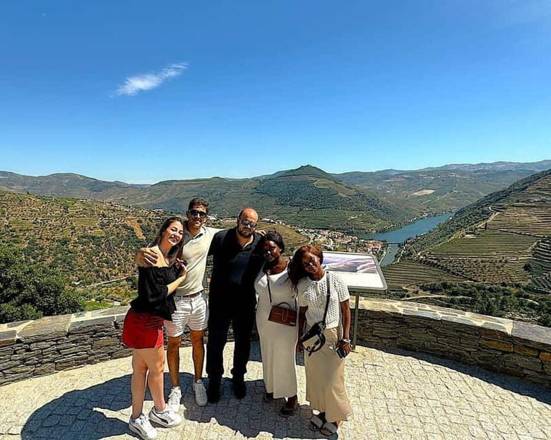 Porto: Douro Valley Tour with 3 Wineries and Lunch - Miradouro São Cristóvão and the best photo pause