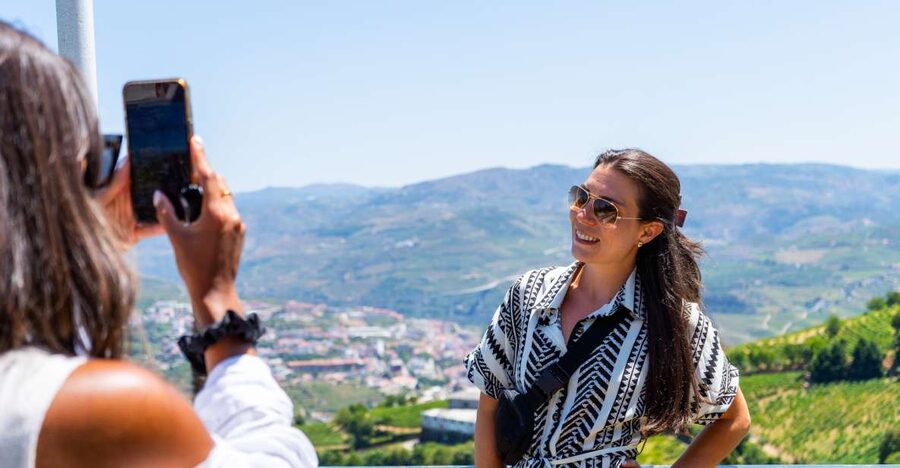 Porto: Douro Valley Tour with Lunch, Boat Cruise & Tastings - Key points at a glance