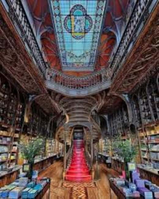 Porto: Gold Ticket Lello Bookstore + Douro River Cruise - Walking from the bookshop to the Douro