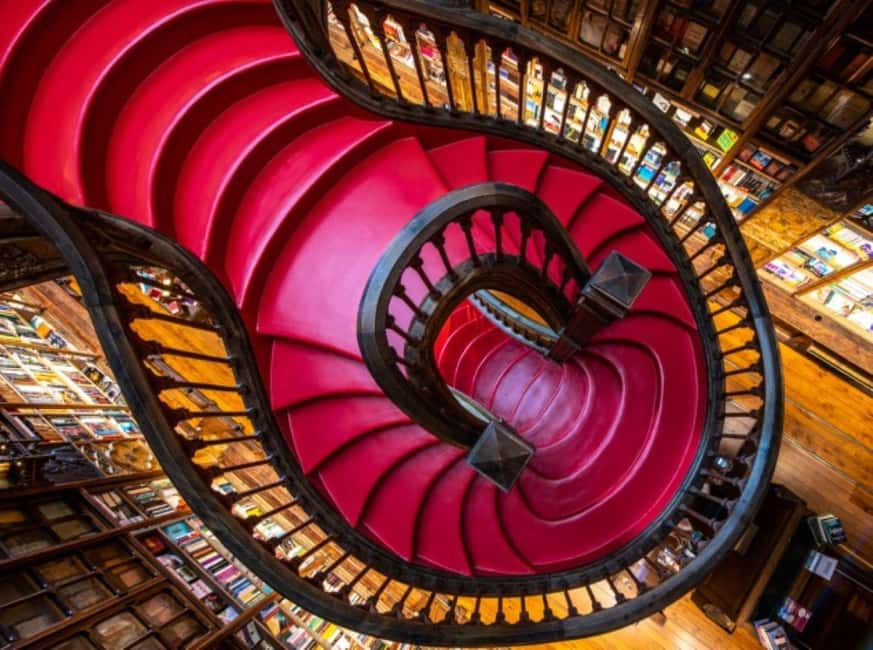 Porto: Gold Ticket Lello Bookstore + Douro River Cruise - Entering Livraria Lello with the Gold ticket