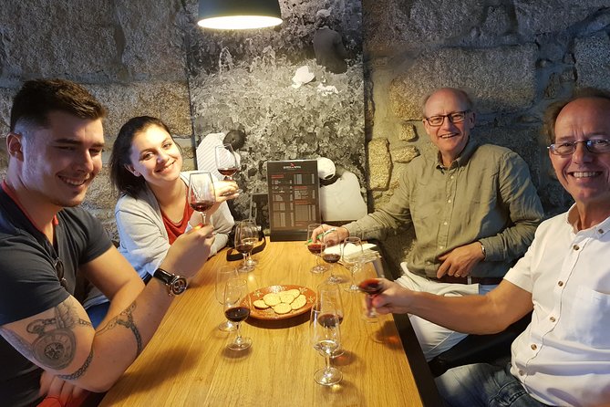 Porto: Port and Douro Wine Walking Tour With 9 Wine Tastings - Why this Gaia wine walk works