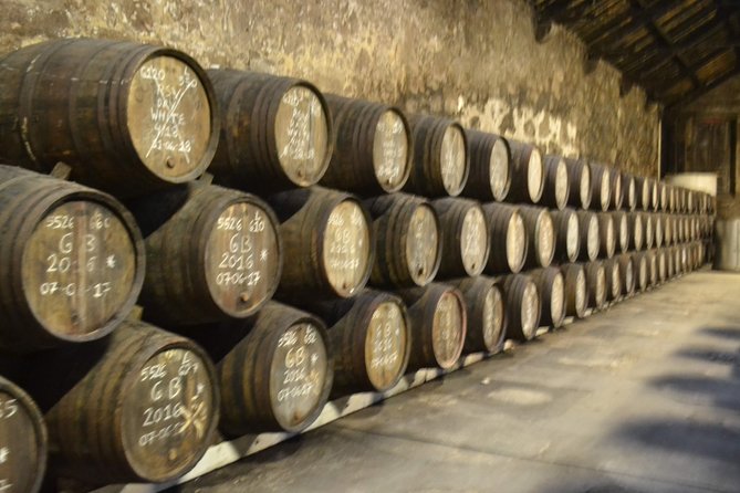 Porto: Port and Douro Wine Walking Tour With 9 Wine Tastings - What the nine tastings teach you