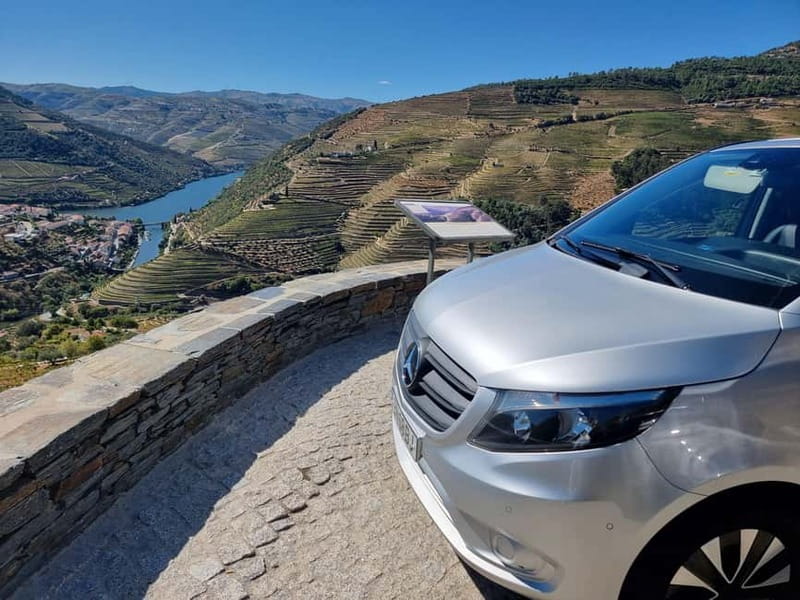 Porto: Premium Douro Valley Small-Group Tour, Cruise & Lunch - Guides and the value of a small vehicle