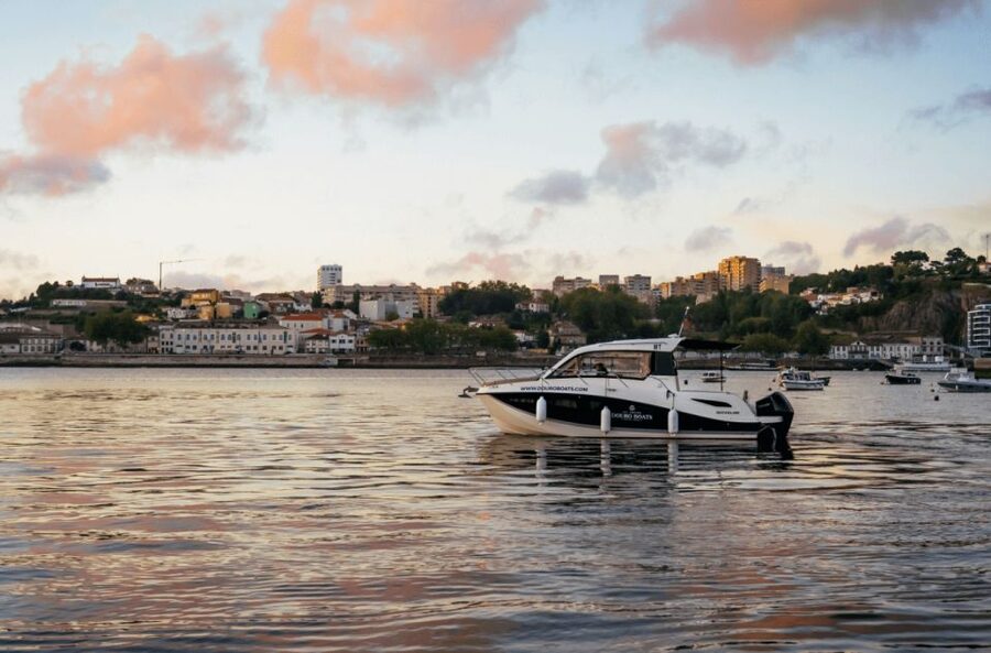 Porto: Private Boat Tour in Douro River - Leaving Douro Marina toward Arrábida Bridge