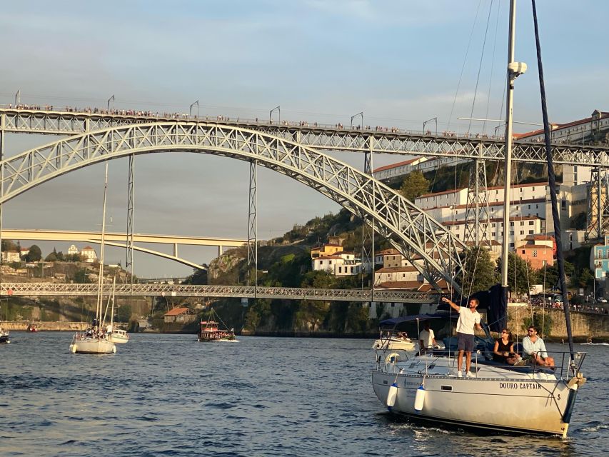 Porto: Private Douro River Charming Cruise w/wine tasting - Sailing between Porto, Gaia, and the river mouth