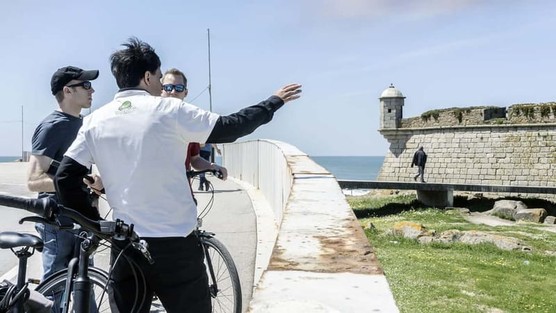 Porto Private E-Bike Tour: Douro River, Parks & Beaches - From street art to the Douro waterfront