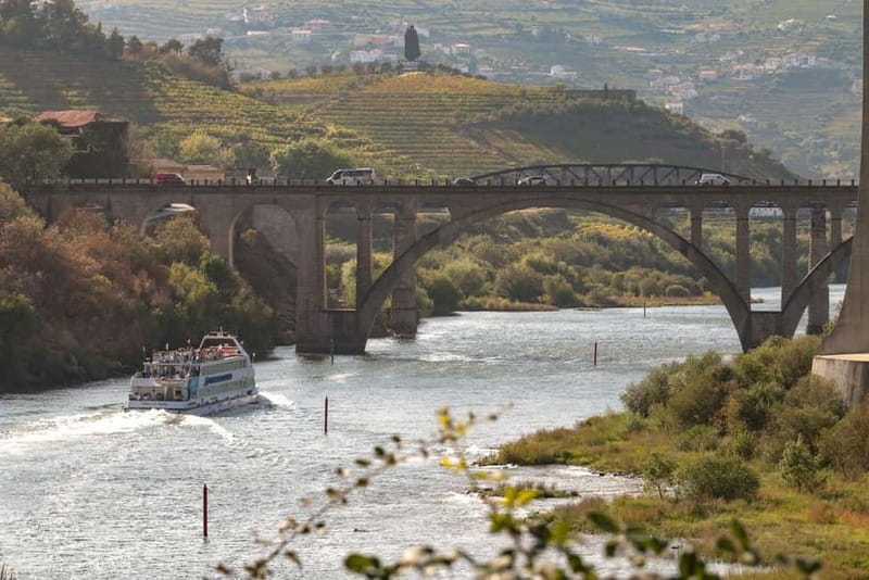 Porto/Regua/Porto (and reverse): Douro River Cruise + Lunch - Why the Porto to Régua route works so well