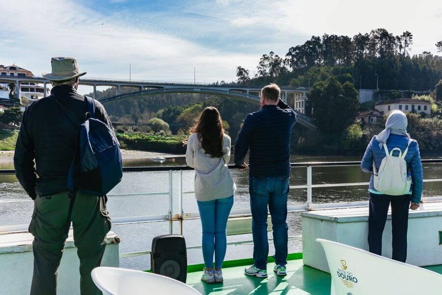 Porto - Régua - Porto Upstream Douro Cruise & Tour - The return by coach changes the view