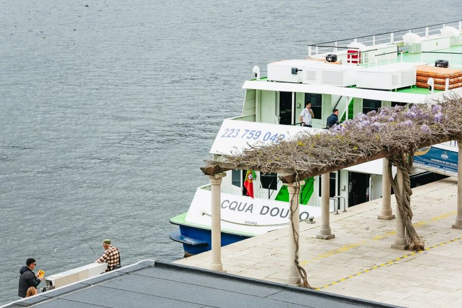 Porto - Régua - Porto Upstream Douro Cruise & Tour - The two locks are the day’s engineering show