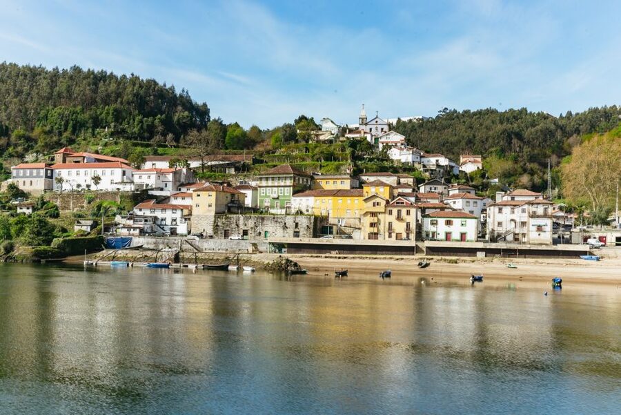 Porto - Régua - Porto Upstream Douro Cruise & Tour - Lunch is the strongest practical value