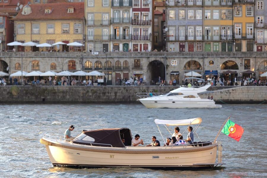 Porto: Six Bridges Douro River Cruise with Drinks - Why a short boat ride shows Porto so well