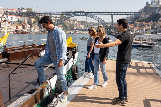 Porto Walking Tour, Lello Bookshop, River Cruise and Cable Car - The opening walk, from Largo Amor de Perdição to São Bento