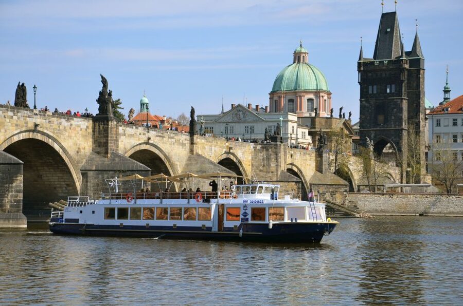 Prague: 2-Hour Lunch Cruise on the Vltava River - The route and its main sights