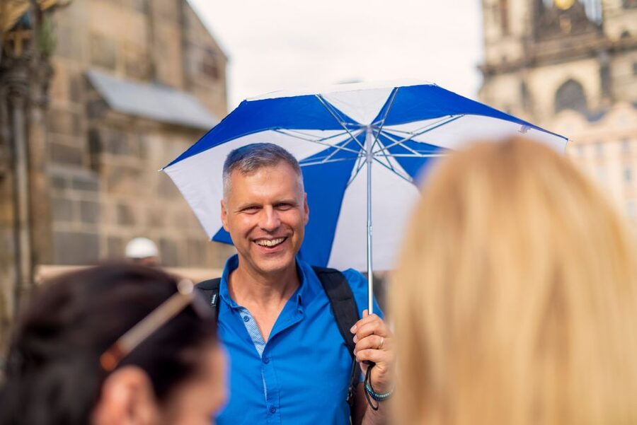 Prague: 6-Hour Tour with River Boat Cruise and Lunch - Starting beneath the Astronomical Clock