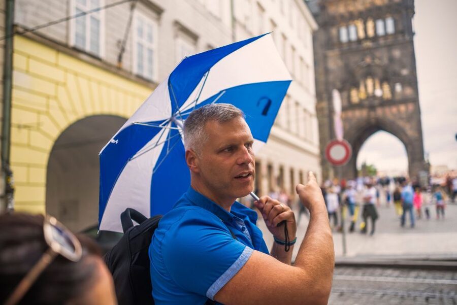 Prague: 6-Hour Tour with River Boat Cruise and Lunch - Lunch back in Old Town