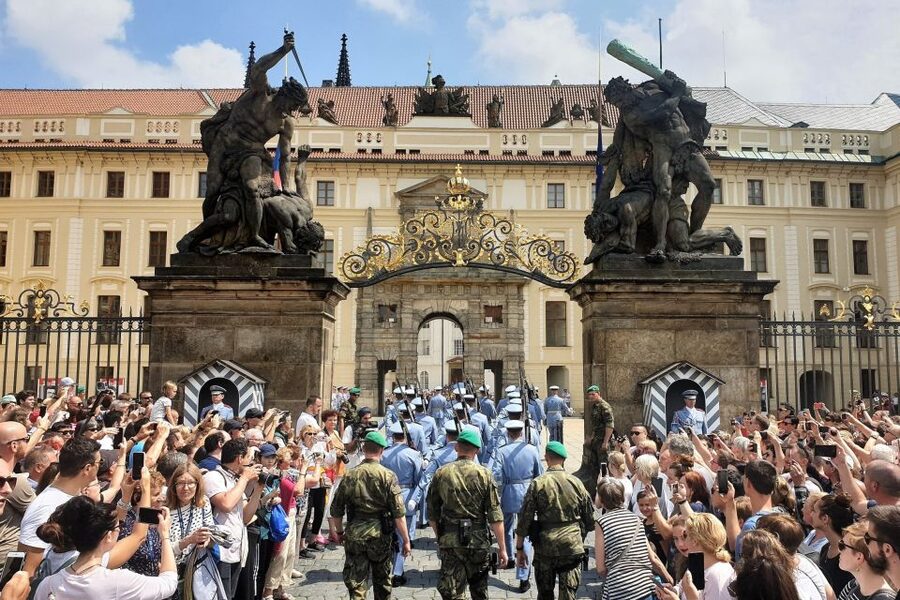 Prague: 6-Hour Tour with River Boat Cruise and Lunch - How much ground will you cover?