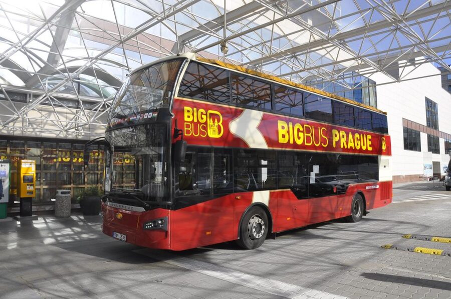 Prague: Big Bus Hop-on Hop-off, Castle Tour and River Cruise - Why this bus and boat combination works in Prague
