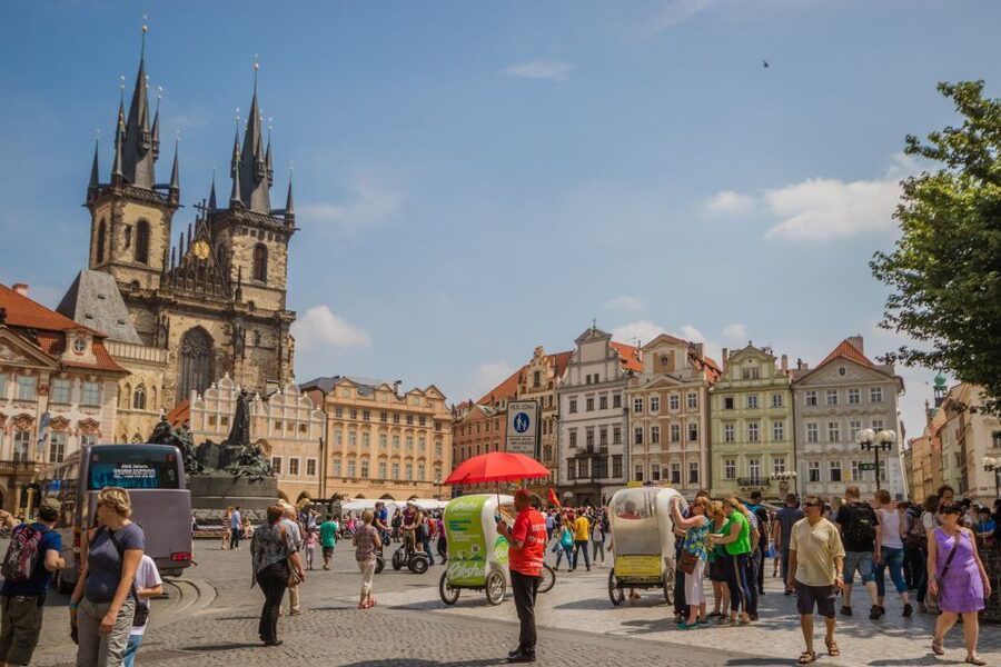 Prague: Big Bus Hop-on Hop-off, Castle Tour and River Cruise - A better two-day plan