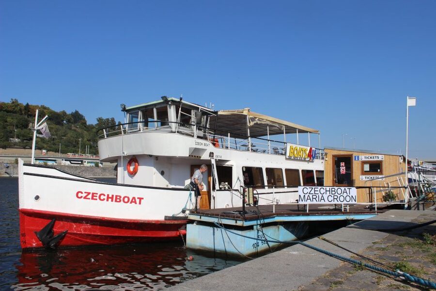 Prague Cruise: 1-Hour on the River Vltava - Who will enjoy this cruise most?