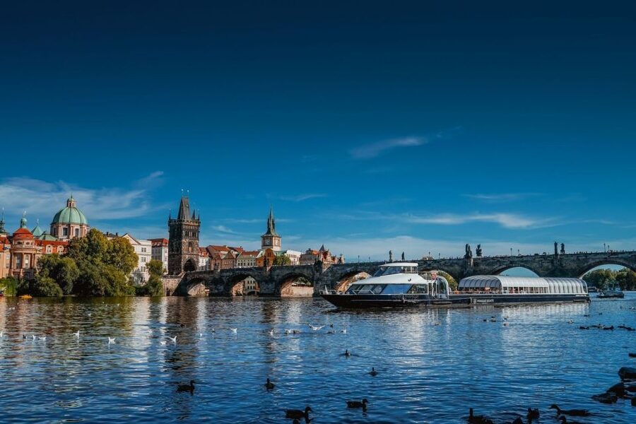 Prague: Evening Vltava River Eco Cruise with Prosecco - Key points at a glance