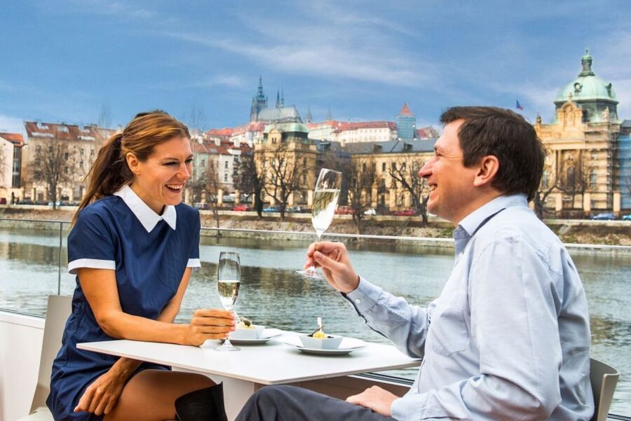 Prague: Evening Vltava River Eco Cruise with Prosecco - What this Prague river cruise is really like