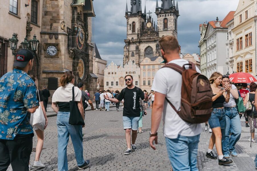 Prague: Full-Day Old Town, River Cruise & Prague Castle Tour - Why this seven-hour route works well in Prague