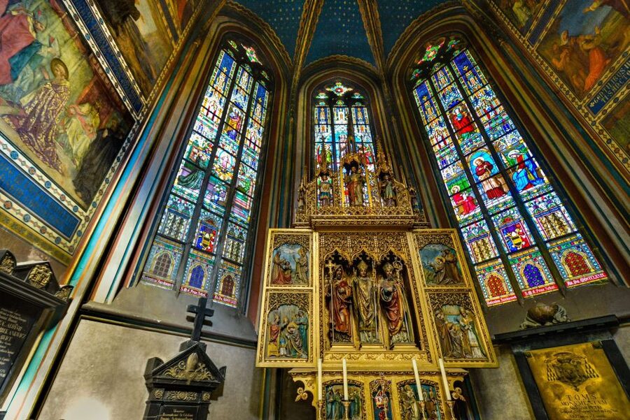 Prague: Full-Day Old Town, River Cruise & Prague Castle Tour - How the guiding shapes the day