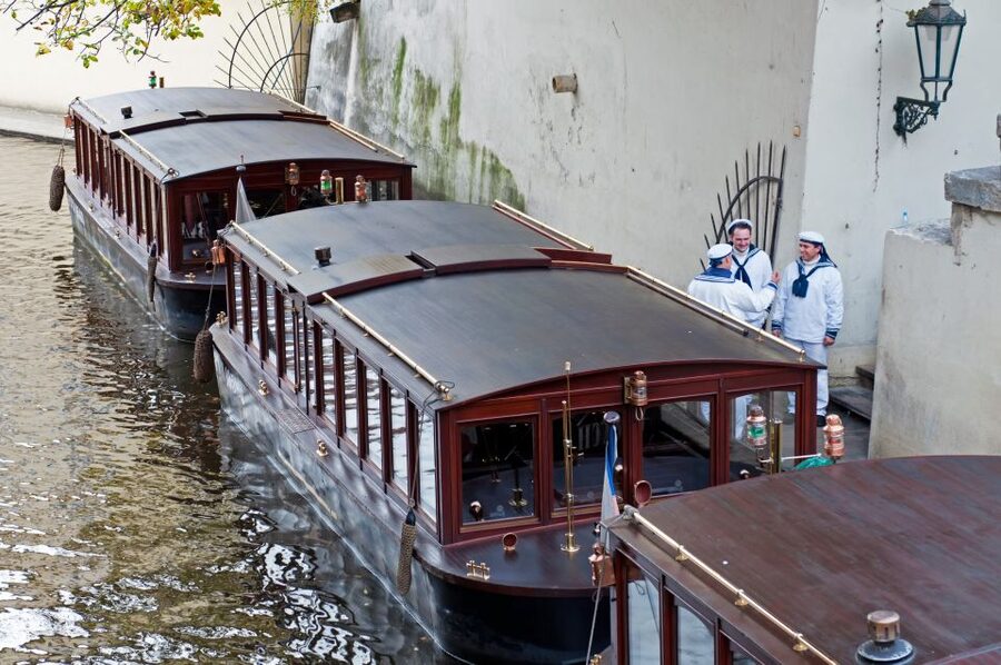 Prague: Full-Day Tour with Lunch and River Boat Cruise - Czech lunch as a useful pause