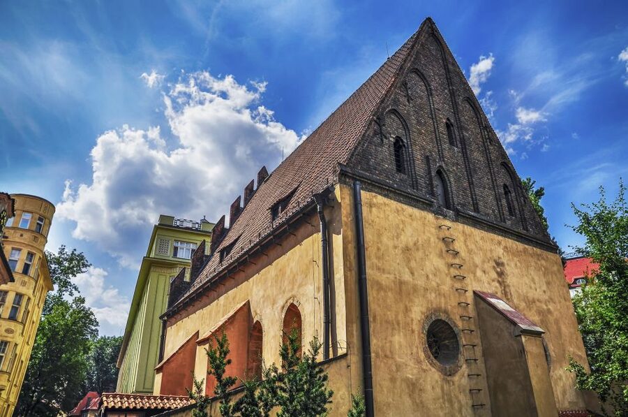 Prague: Full-Day Tour with Lunch and River Boat Cruise - Seeing Prague from the Vltava