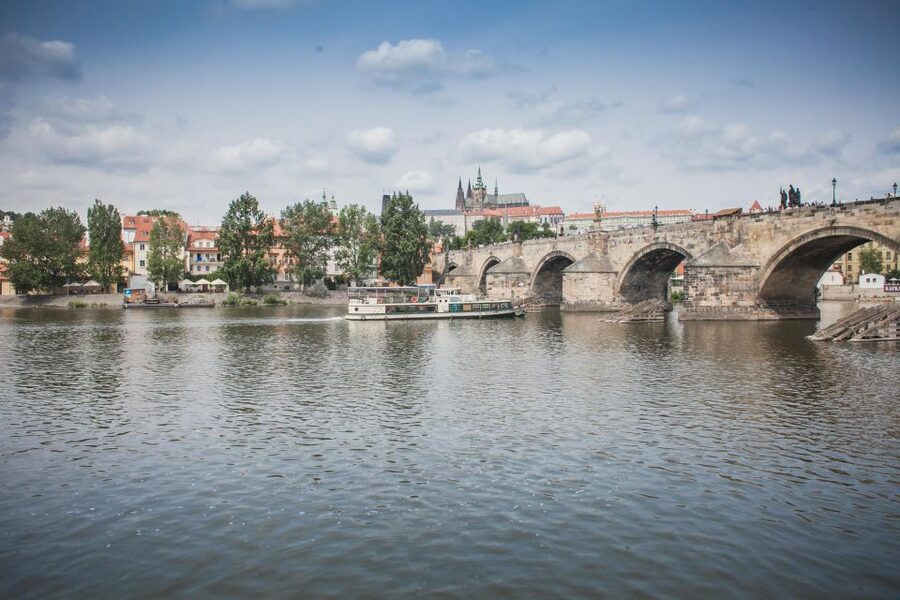 Prague: Lunch Cruise on Vltava River with open Buffet - Key points to know before boarding