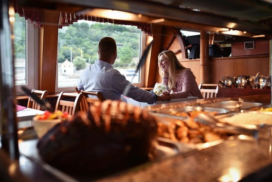 Prague: Lunch Cruise on Vltava River with open Buffet - Boarding at Lodě Bevents and finding pier 14
