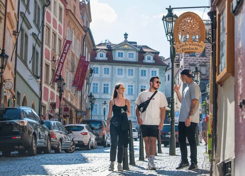 Prague: Old Town, Prague Castle & River Cruise Day Tour - Key points to know before booking