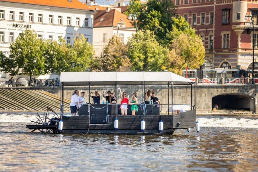 Prague: Private Cycle Boat River Tour with Beer or Prosecco - Who should book this Prague boat tour?